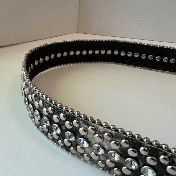 Rhinestones and studs embellished snake skin look belt 37” EC like new - Picture 10 of 10